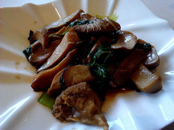 天心岩蔬食餐廳：☆口碑券No.6☆【南區】天心岩蔬食餐廳。多元、健康、美味，連葷食者也讚不絕口的素食吃到飽餐廳