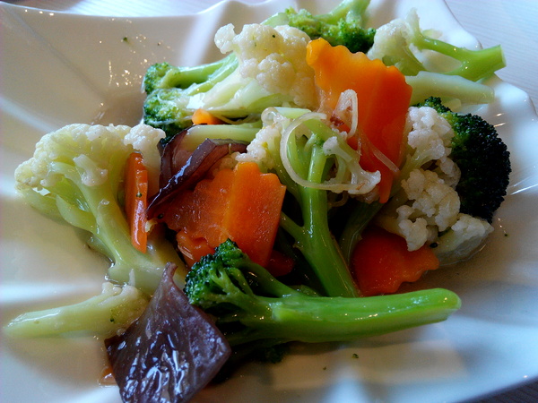 天心岩蔬食餐廳：☆口碑券No.6☆【南區】天心岩蔬食餐廳。多元、健康、美味，連葷食者也讚不絕口的素食吃到飽餐廳