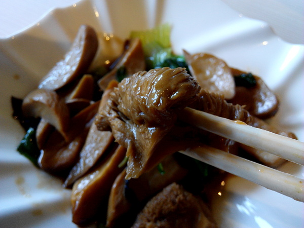 天心岩蔬食餐廳：☆口碑券No.6☆【南區】天心岩蔬食餐廳。多元、健康、美味，連葷食者也讚不絕口的素食吃到飽餐廳