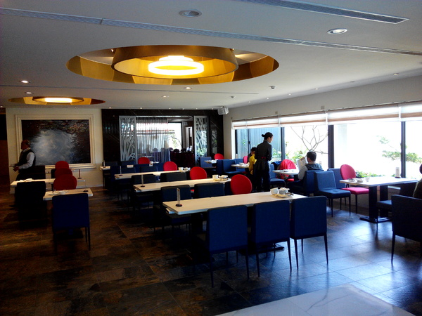 天心岩蔬食餐廳：☆口碑券No.6☆【南區】天心岩蔬食餐廳。多元、健康、美味，連葷食者也讚不絕口的素食吃到飽餐廳