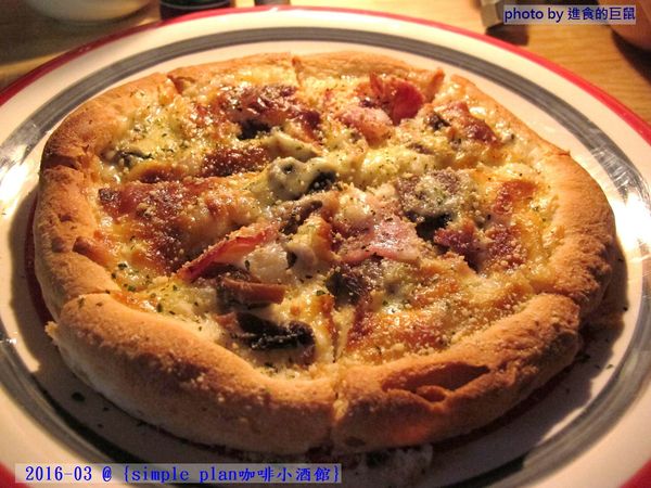 Simple plan 咖啡小酒館：（台南。中西區美食）『Simple plan 咖啡小酒館』調酒＋咖啡，激盪出動人火花，創意醉人滋味。