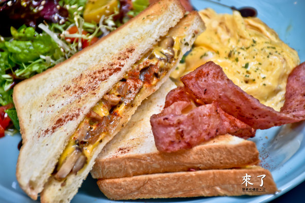 來了：台南 中西區．老宅旅宿、早午餐   