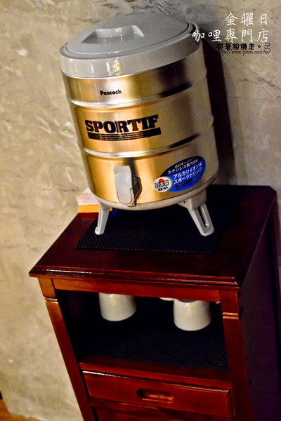 金曜日咖哩專門店:台南 中西區.神農街裡有著道地日本味咖哩飯 金曜日咖哩專門店