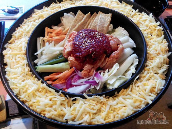 OMAYA春川炒雞27-李光洙(雙倍起司)春川炒雞鍋俯視