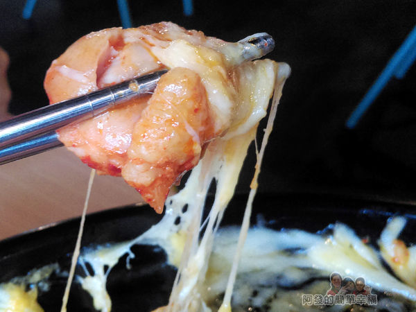 OMAYA春川炒雞35-李光洙(雙倍起司)春川炒雞鍋-雞肉沾裹上一層起司