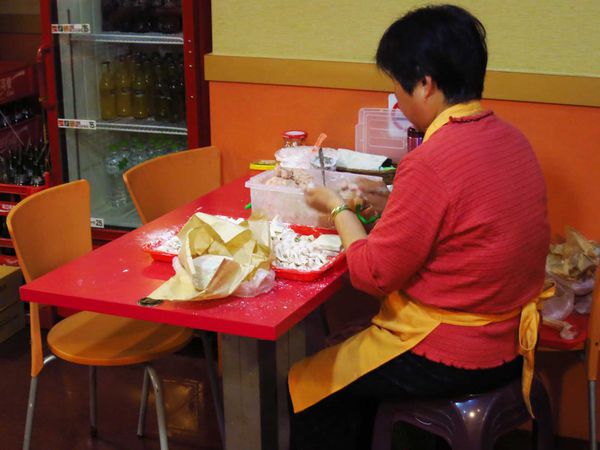 【蘆洲美食】小林紅油抄手-55元就能吃到抄手麵