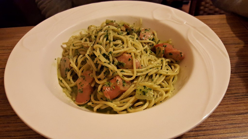 奶油蘿勒香腸義大利麵