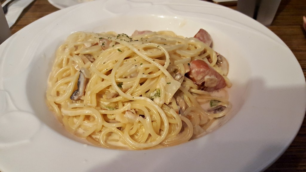 奶油香腸義大利麵