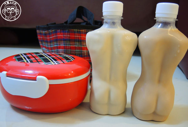 電話TEA 英式茶飲自動販賣機專賣亭：呷飽祙【高雄･英式茶飲自動販賣機專賣亭】英倫奶茶販賣機