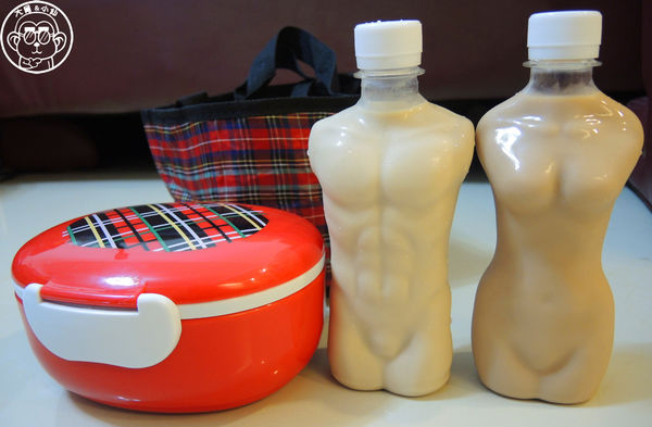 電話TEA 英式茶飲自動販賣機專賣亭：呷飽祙【高雄･英式茶飲自動販賣機專賣亭】英倫奶茶販賣機