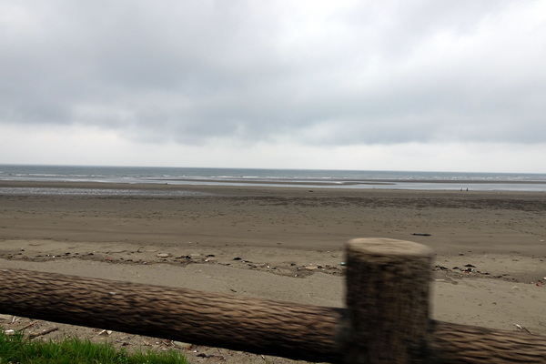 南寮漁港十七公里海岸風景區:(胖樺遊記)新竹十七公里海岸線/地中海風情南寮漁港休閒碼頭/新竹漁港,自行車道通往海天一色看海區/特色咖啡廳