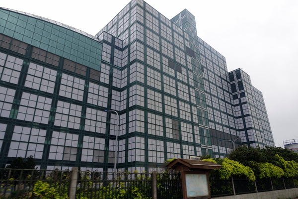 南寮漁港十七公里海岸風景區:(胖樺遊記)新竹十七公里海岸線/地中海風情南寮漁港休閒碼頭/新竹漁港,自行車道通往海天一色看海區/特色咖啡廳