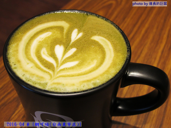 鯛可頌(台南東寧店)：（台南。東區美食）『鯛可頌(台南東寧店)』OVEN COFFEE 店中店限定。鯛魚燒＋可頌=幸福美味の鯛可頌。