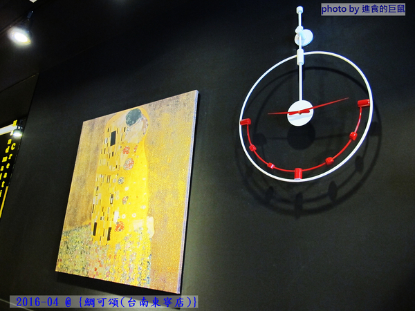 鯛可頌(台南東寧店)：（台南。東區美食）『鯛可頌(台南東寧店)』OVEN COFFEE 店中店限定。鯛魚燒＋可頌=幸福美味の鯛可頌。