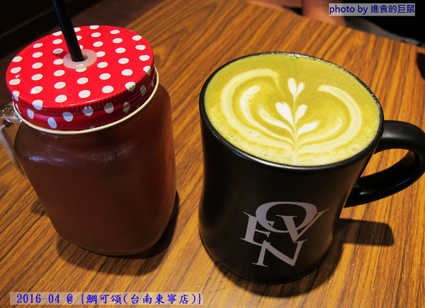 鯛可頌(台南東寧店)：（台南。東區美食）『鯛可頌(台南東寧店)』OVEN COFFEE 店中店限定。鯛魚燒＋可頌=幸福美味の鯛可頌。