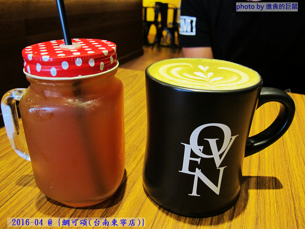 鯛可頌(台南東寧店)：（台南。東區美食）『鯛可頌(台南東寧店)』OVEN COFFEE 店中店限定。鯛魚燒＋可頌=幸福美味の鯛可頌。