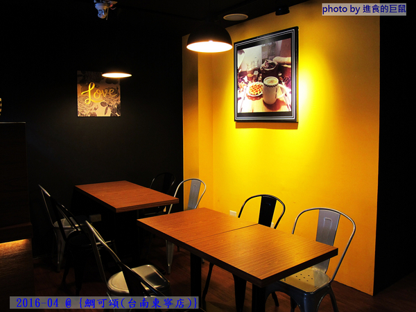 鯛可頌(台南東寧店)：（台南。東區美食）『鯛可頌(台南東寧店)』OVEN COFFEE 店中店限定。鯛魚燒＋可頌=幸福美味の鯛可頌。