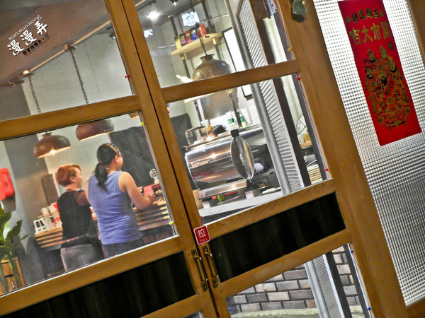 漫漫弄 man.man.nong：台南 南區．隱藏巷弄裡的義式餐廳  漫漫弄 man.man.nong