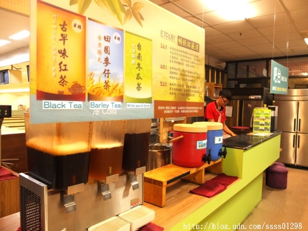 E7play一票玩到底(三多館(原:三多時尚球館)):【愛評口碑券】E7play一票玩到底(三多館)。一張門票館內運動、遊戲等多元設施玩到爽 適合家人朋友一起來同樂