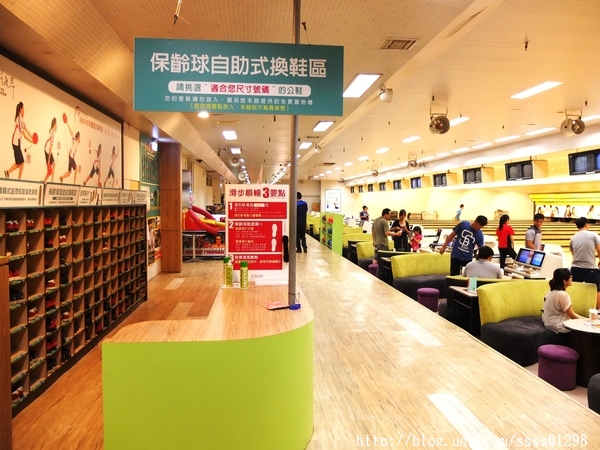 E7play一票玩到底(三多館(原:三多時尚球館)):【愛評口碑券】E7play一票玩到底(三多館)。一張門票館內運動、遊戲等多元設施玩到爽 適合家人朋友一起來同樂