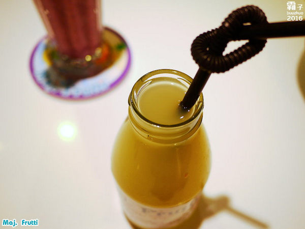 Maj Frutti 冰菓藝棧:Maj. Frutti冰菓藝棧,逢甲夢幻系飲品,鮮果堆疊成藝術品般的雪花冰~