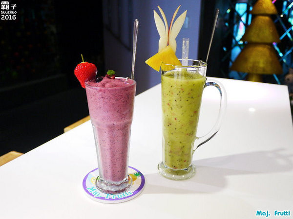 Maj Frutti 冰菓藝棧:Maj. Frutti冰菓藝棧,逢甲夢幻系飲品,鮮果堆疊成藝術品般的雪花冰~