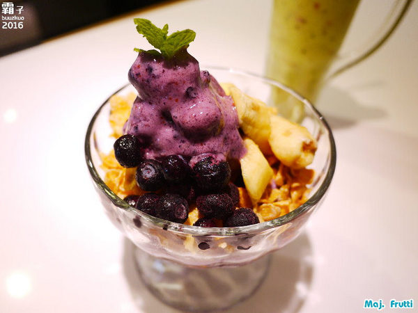 Maj Frutti 冰菓藝棧:Maj. Frutti冰菓藝棧,逢甲夢幻系飲品,鮮果堆疊成藝術品般的雪花冰~