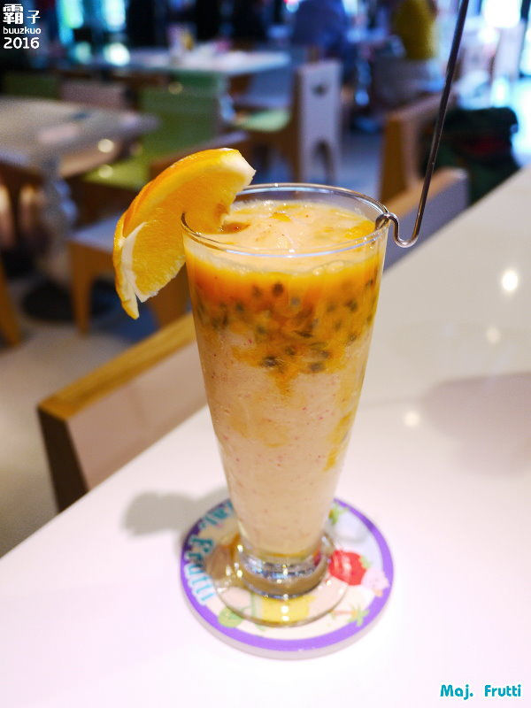Maj Frutti 冰菓藝棧:Maj. Frutti冰菓藝棧,逢甲夢幻系飲品,鮮果堆疊成藝術品般的雪花冰~