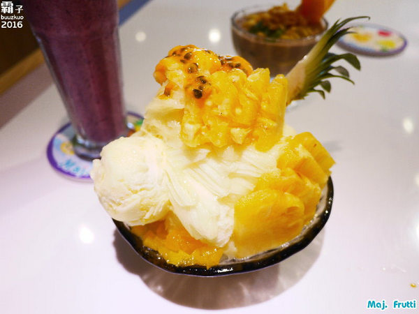 Maj Frutti 冰菓藝棧:Maj. Frutti冰菓藝棧,逢甲夢幻系飲品,鮮果堆疊成藝術品般的雪花冰~