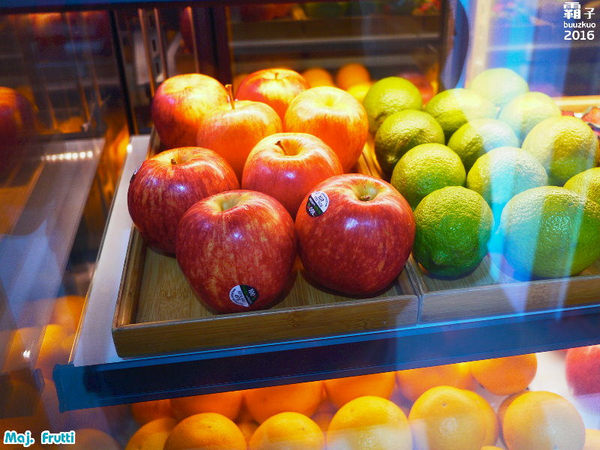 Maj Frutti 冰菓藝棧:Maj. Frutti冰菓藝棧,逢甲夢幻系飲品,鮮果堆疊成藝術品般的雪花冰~