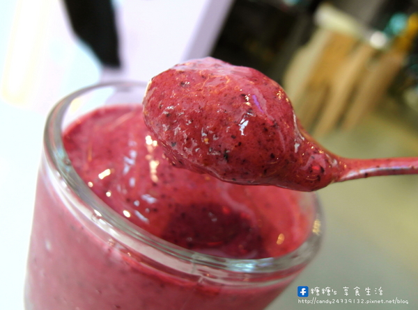 Maj. Frutti:〖台中│美食〗Maj. Frutti 冰菓藝棧 ❤ 結合當季新鮮水果,打造出繽紛華麗的夏日冰品,快來消暑一下吧!!