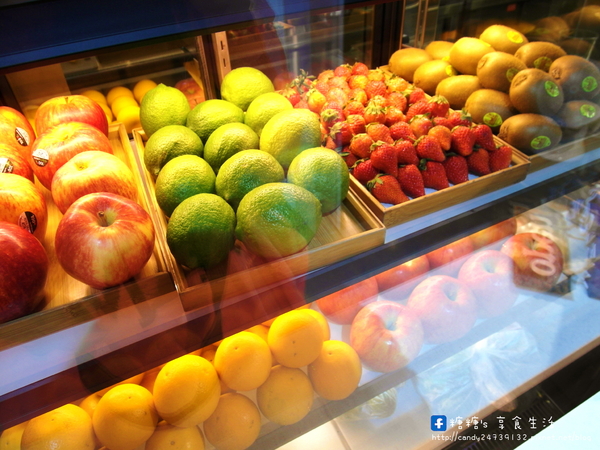 Maj. Frutti:〖台中│美食〗Maj. Frutti 冰菓藝棧 ❤ 結合當季新鮮水果,打造出繽紛華麗的夏日冰品,快來消暑一下吧!!