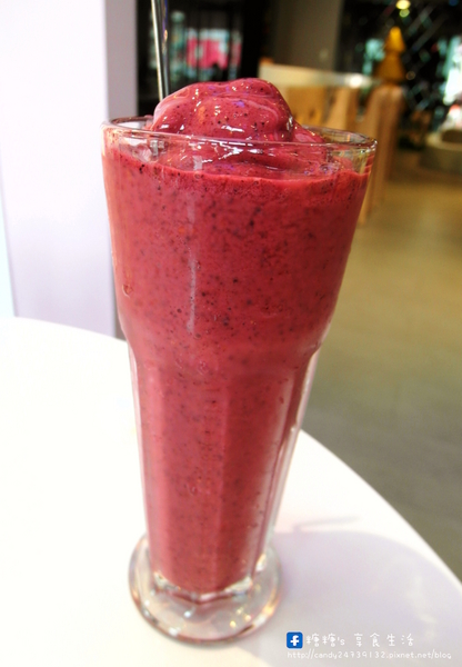 Maj. Frutti:〖台中│美食〗Maj. Frutti 冰菓藝棧 ❤ 結合當季新鮮水果,打造出繽紛華麗的夏日冰品,快來消暑一下吧!!