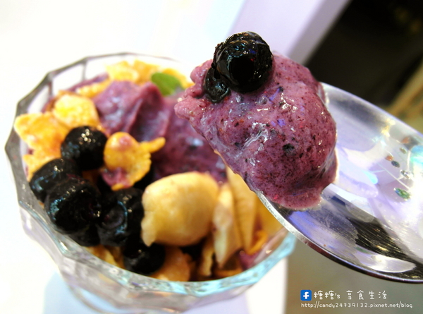 Maj. Frutti:〖台中│美食〗Maj. Frutti 冰菓藝棧 ❤ 結合當季新鮮水果,打造出繽紛華麗的夏日冰品,快來消暑一下吧!!