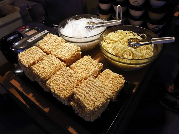 【蘆洲餐廳】川之流涮涮鍋-火烤兩吃火鍋店