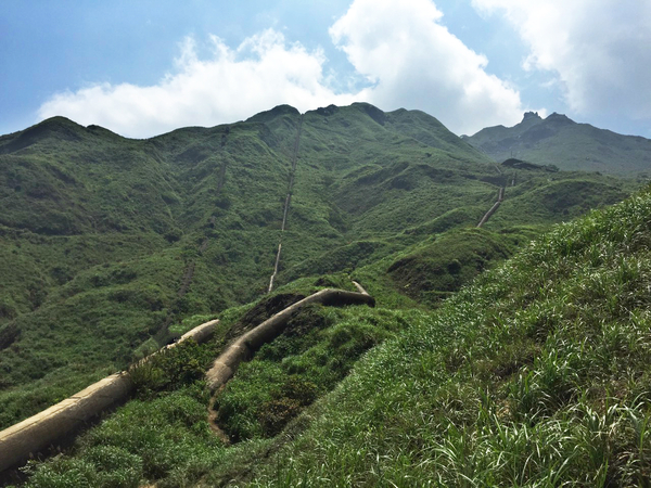 廢煙道：[新北\旅遊] IG熱門打卡景點 廢煙道 金瓜石十三層遺址 黃金瀑布 看見台灣的美