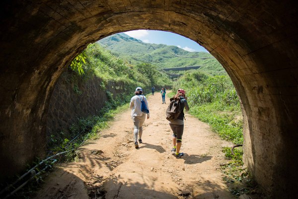 廢煙道：[新北\旅遊] IG熱門打卡景點 廢煙道 金瓜石十三層遺址 黃金瀑布 看見台灣的美