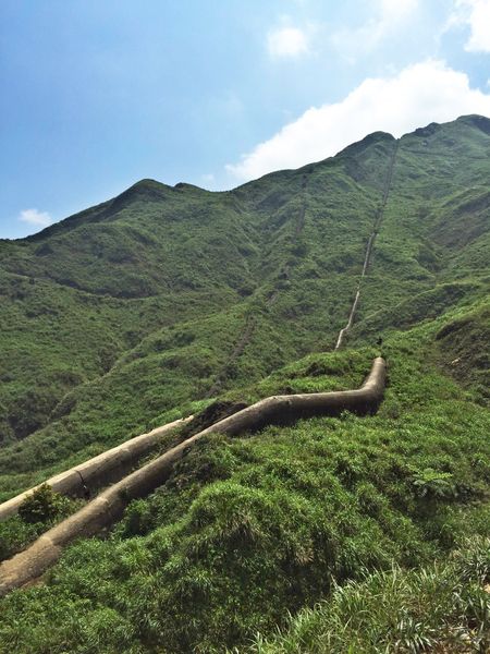 廢煙道：[新北\旅遊] IG熱門打卡景點 廢煙道 金瓜石十三層遺址 黃金瀑布 看見台灣的美