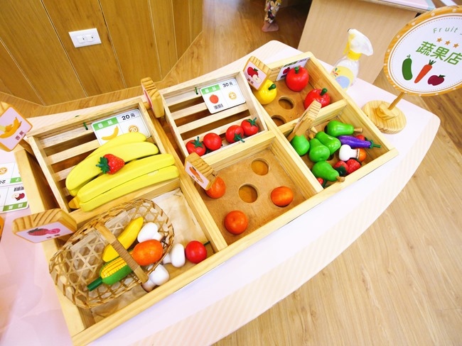 │台北。親子館│信誼小太陽親子館。樹屋森林球池、家家酒市集、探索迷宮、親子共樂小天地