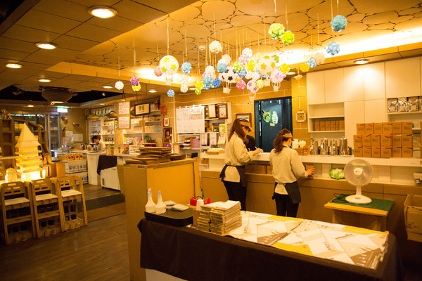 紙箱王創意園區(清境小瑞士花園)：[旅遊/食記/清境]創意紙餐廳 紙箱王創意園區(清境小瑞士花園店)