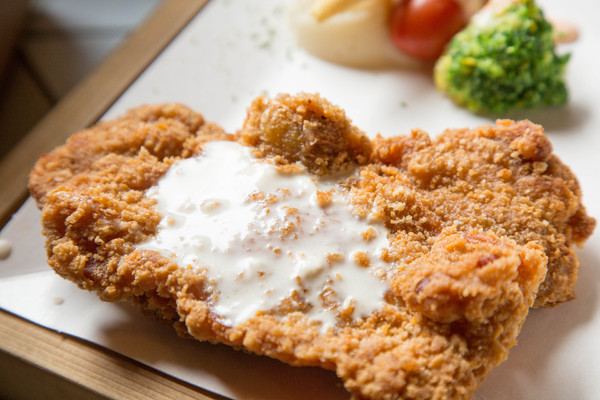 紙箱王創意園區(清境小瑞士花園)：[旅遊/食記/清境]創意紙餐廳 紙箱王創意園區(清境小瑞士花園店)