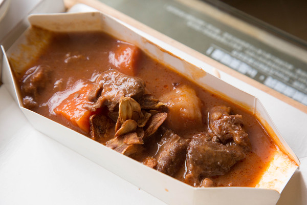 紙箱王創意園區(清境小瑞士花園)：[旅遊/食記/清境]創意紙餐廳 紙箱王創意園區(清境小瑞士花園店)