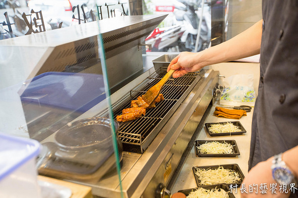 醬燒天婦羅：【食記】｛高雄。鼓山區｝走過一甲子的好味道！！醬燒天婦羅(瑞豐店)