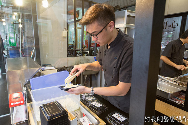 醬燒天婦羅：【食記】｛高雄。鼓山區｝走過一甲子的好味道！！醬燒天婦羅(瑞豐店)