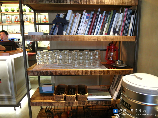 牧熊小館Moow:〖台中│美食〗牧熊小館Moow ❤ 隱藏於巷弄中的人氣早午餐,超推牧熊森林野餐的雞腿肉,多汁鮮甜,外酥內嫩,還有荔枝冰沙及紅豆燕麥拿鐵也超好喝!!