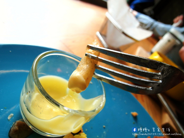 牧熊小館Moow:〖台中│美食〗牧熊小館Moow ❤ 隱藏於巷弄中的人氣早午餐,超推牧熊森林野餐的雞腿肉,多汁鮮甜,外酥內嫩,還有荔枝冰沙及紅豆燕麥拿鐵也超好喝!!