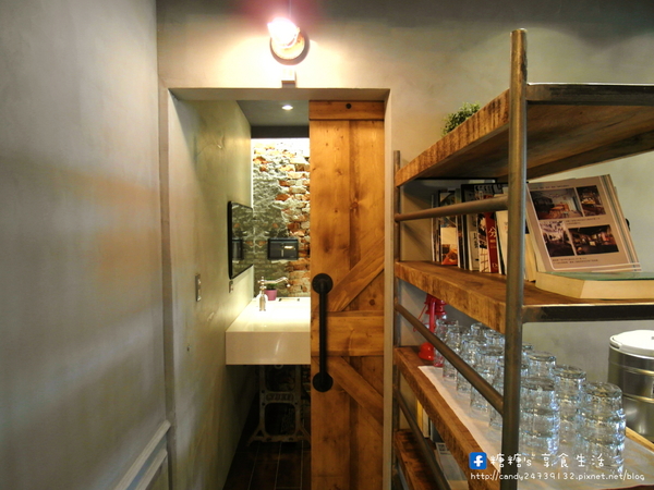 牧熊小館Moow:〖台中│美食〗牧熊小館Moow ❤ 隱藏於巷弄中的人氣早午餐,超推牧熊森林野餐的雞腿肉,多汁鮮甜,外酥內嫩,還有荔枝冰沙及紅豆燕麥拿鐵也超好喝!!