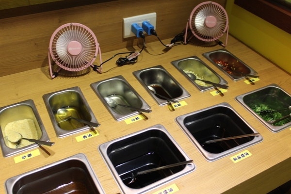 鬼椒一番鍋(東門店)：[台南]北部平價連鎖麻辣鍋來拉 鬼椒一番鍋(東門店)