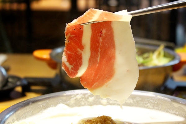 鬼椒一番鍋(東門店)：[台南]北部平價連鎖麻辣鍋來拉 鬼椒一番鍋(東門店)