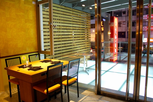 鬼椒一番鍋(東門店)：[台南]北部平價連鎖麻辣鍋來拉 鬼椒一番鍋(東門店)